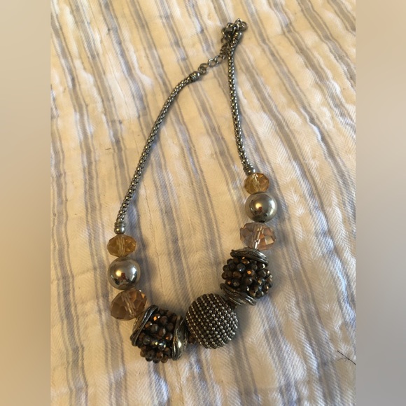 Assorted necklaces - Picture 4 of 16